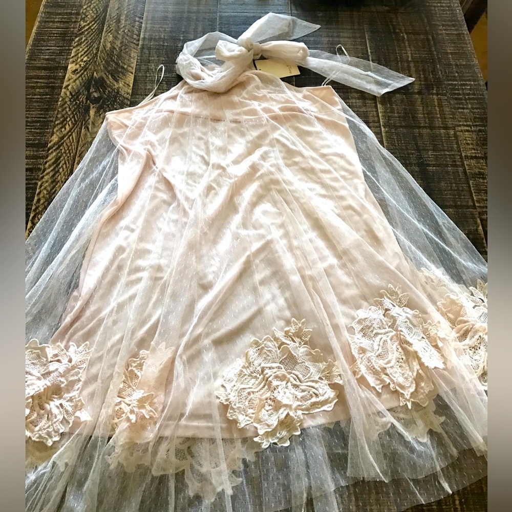 NWT adorable halter style w/detailed embroidery dress size L Southern Fried Chic